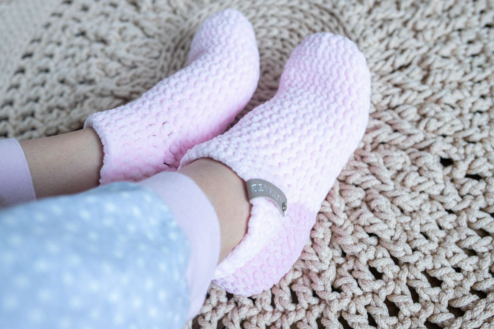 Тепло и забота своими руками: как и с чего начать вязать носки — инструкция для начинающих