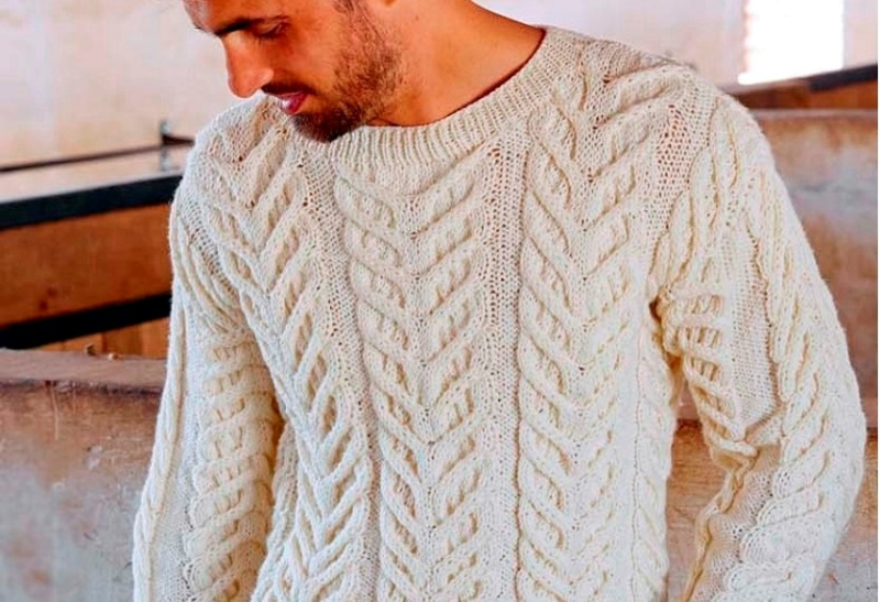 Мужской пуловер с косами: описание вязания