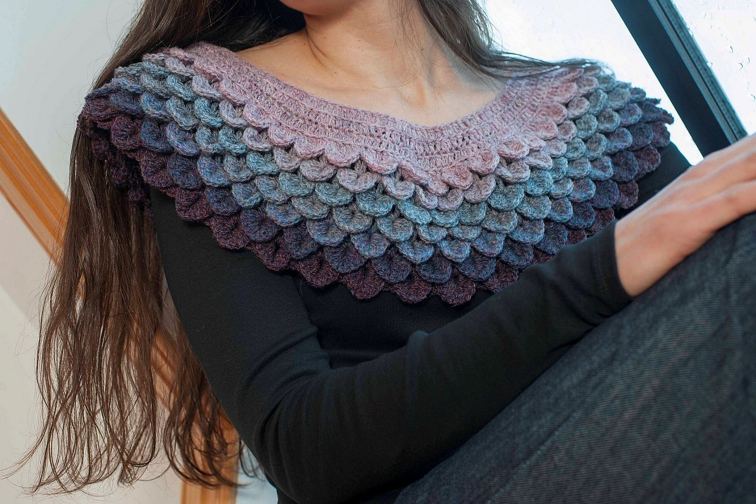 Дизайнерский чешуйчатый пуловер: схема и описание