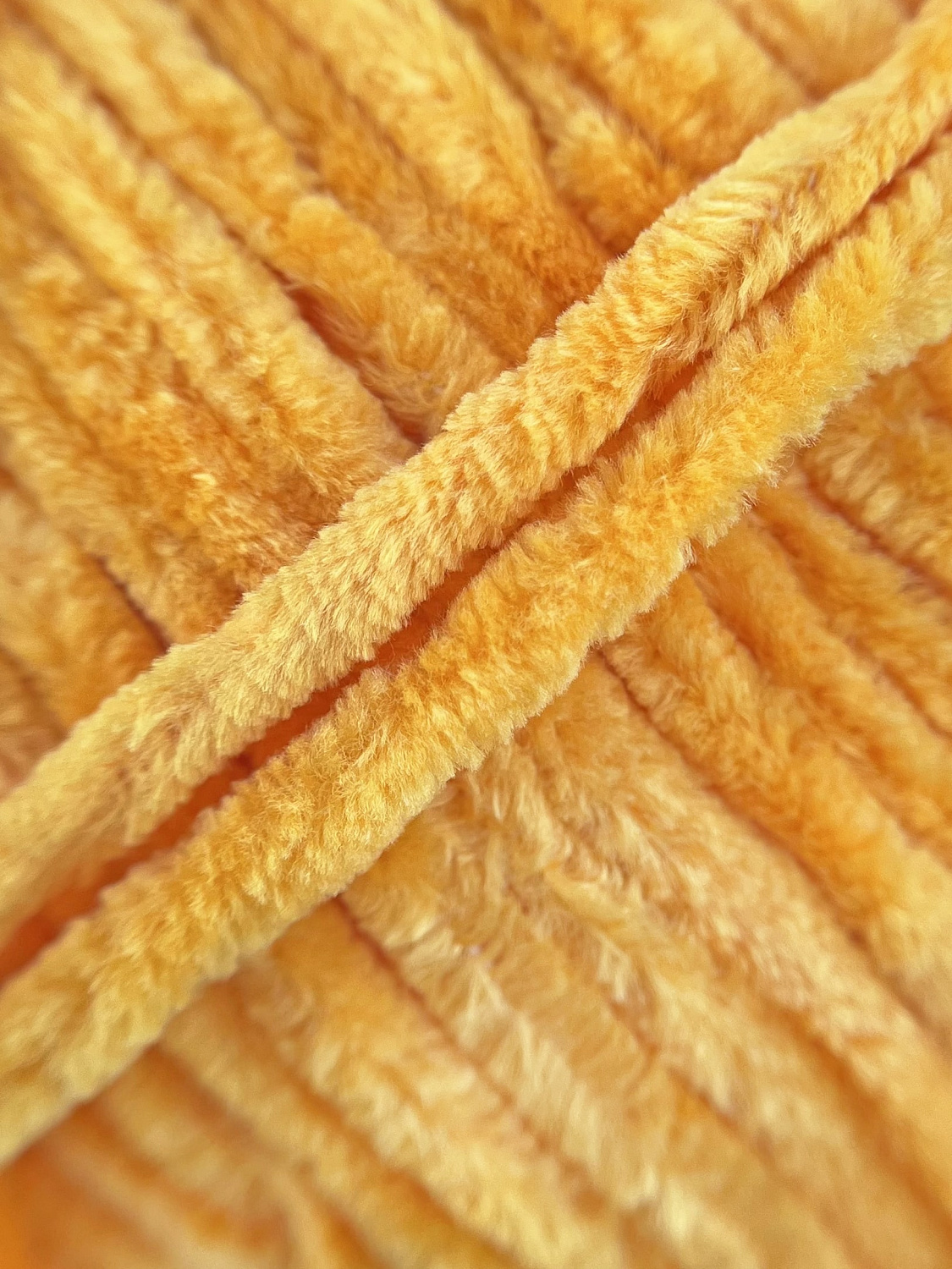 Пряжа LaVita VELUR 2323 1 моток