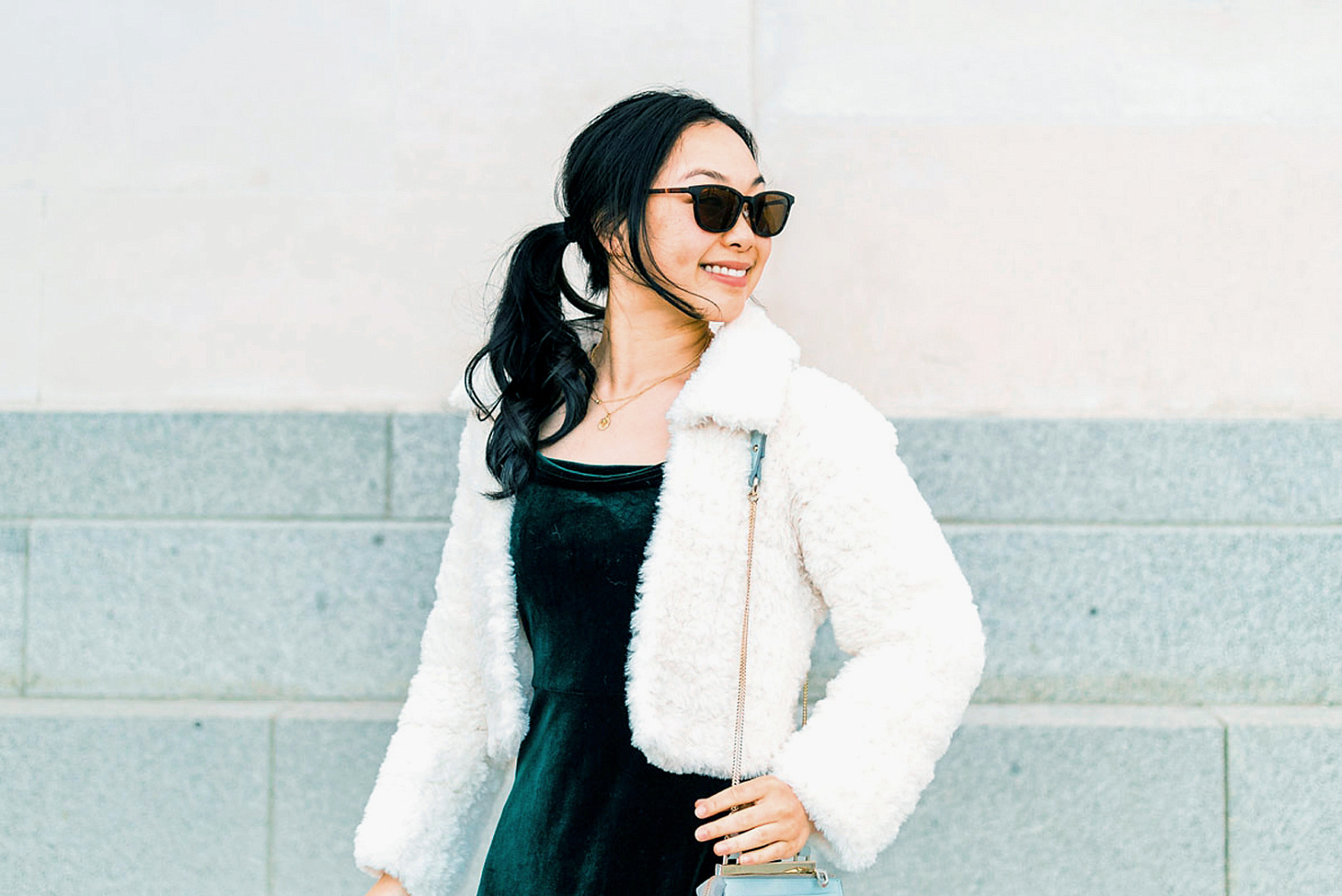 Жакет из меховой пряжи крючком: описание вязания